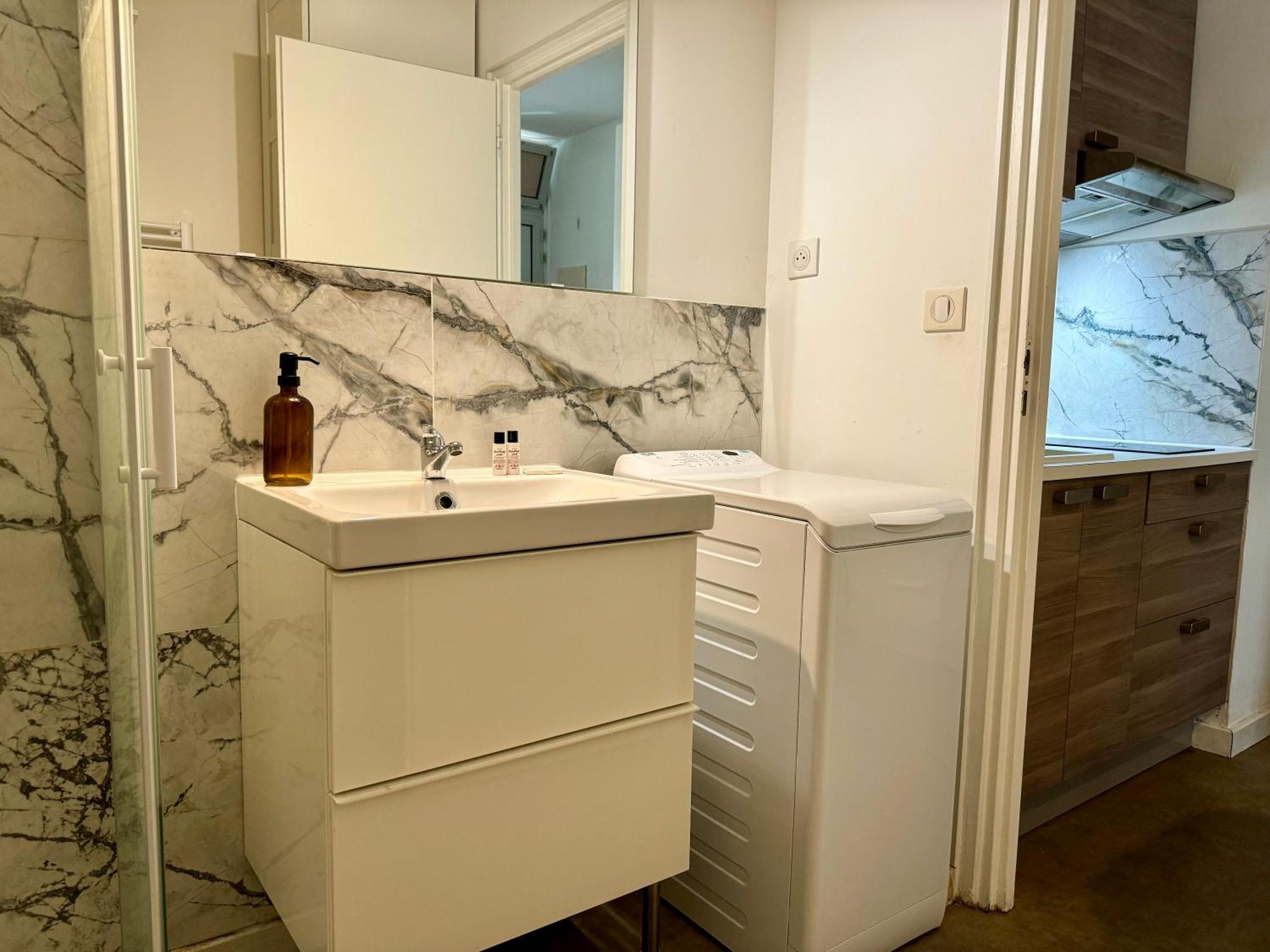 Suite Noya Villeurbanne Exterior photo